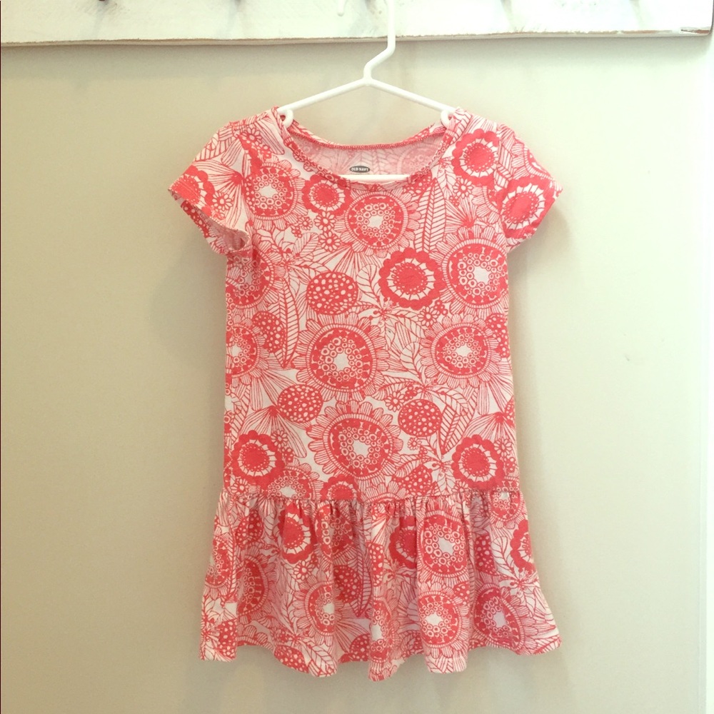 Girl’s 4T cotton dress.